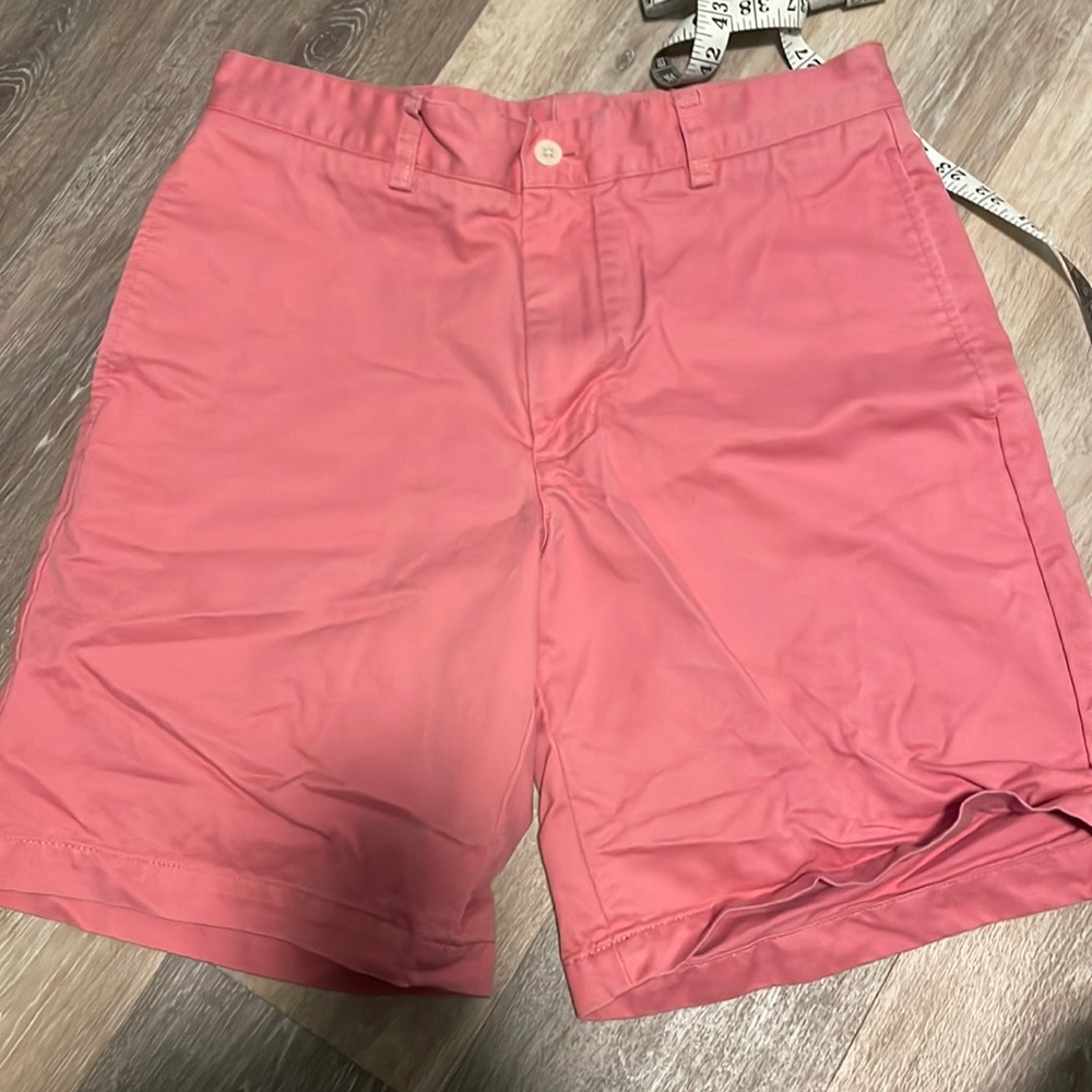 Vineyard Vines pink shorts size 30